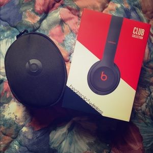 Beats Solo3 Wireless Headphones - Beats Club
